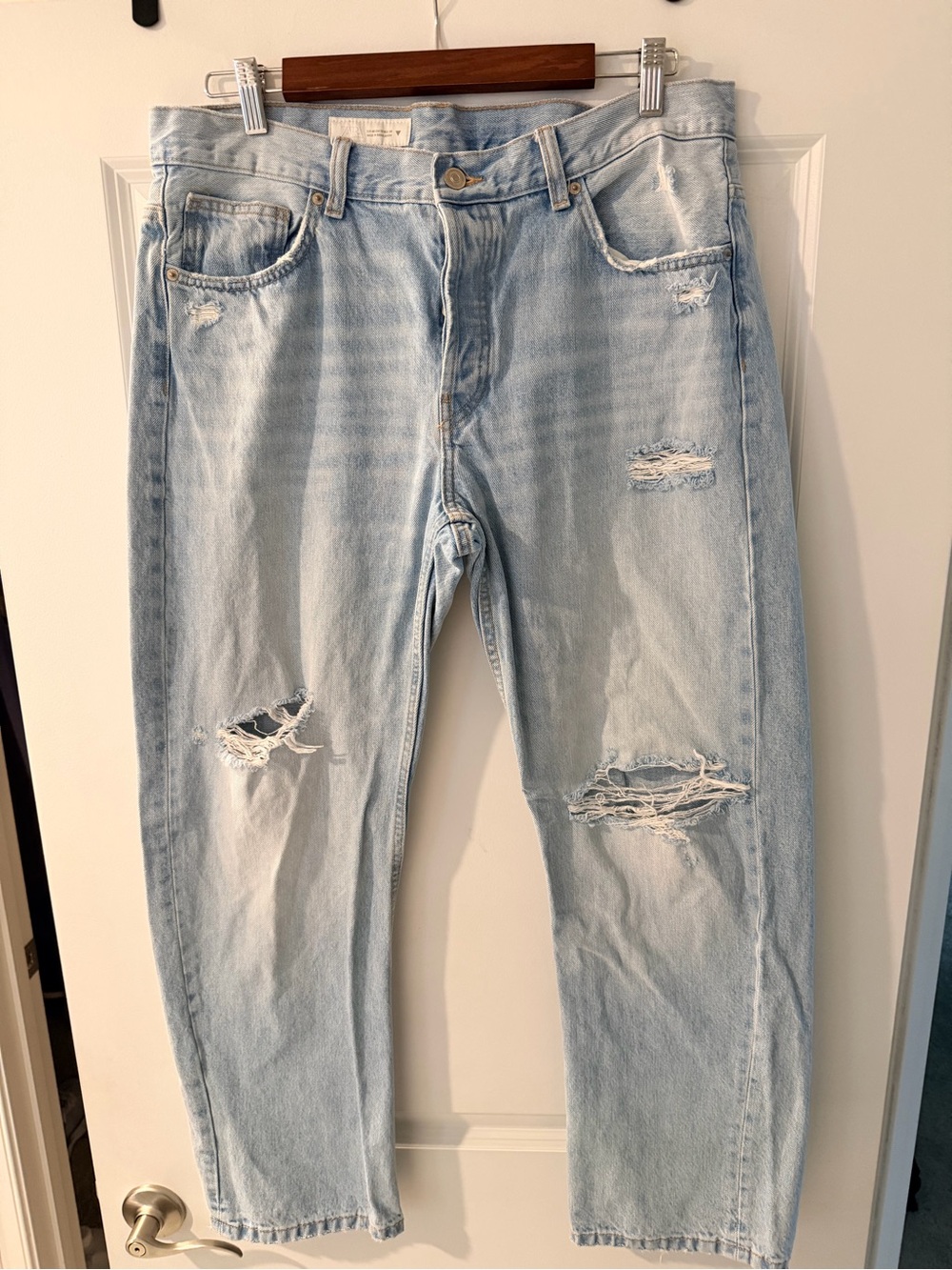 Zara Light Wash Ripped Jeans - Casual Straight Fit - run small
